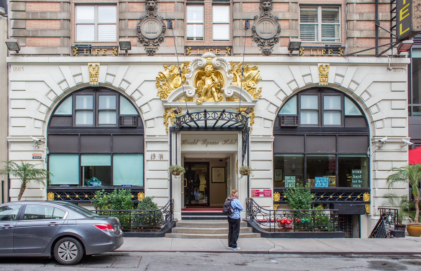 new-york-architecture-photos-herald-square-hotel