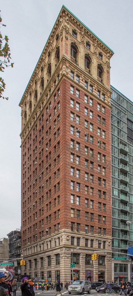 Broadway Chambers Building is designed in the classical base-shaft-capital configuration.