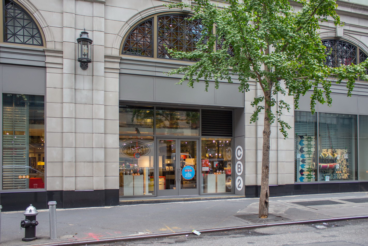 Retail space on the E58th Street side.