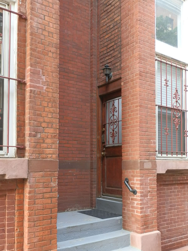 Doors of Brooklyn: d17 []