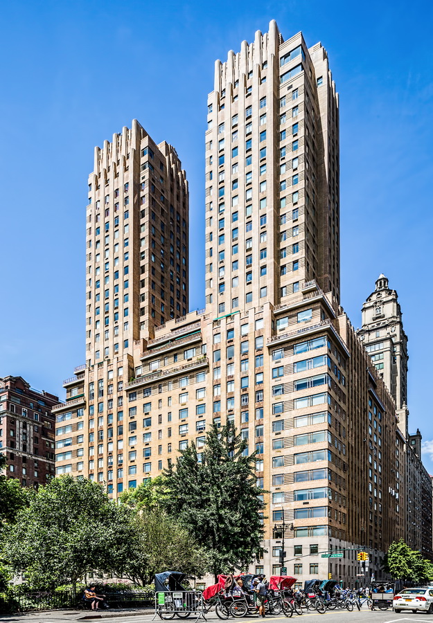 New York Architecture Photos: The Majestic