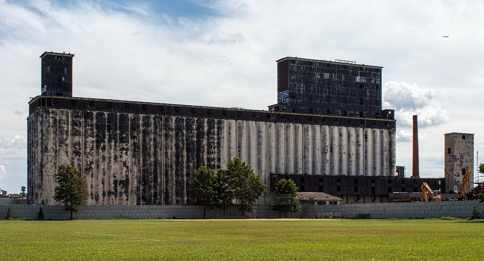 klar om forladelse Monumental New York Architecture Photos: Port of New York Grain Terminal